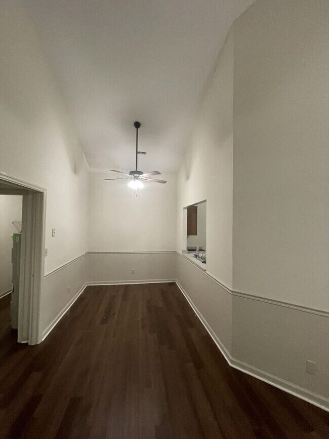 Foto del edificio - 100 Coconut Grove Dr