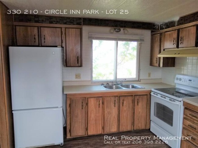 Building Photo - 3 bedroom in Chubbuck ID 83202