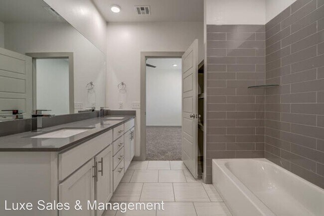 Foto del edificio - 3 br, 2.5 bath House - 13511 Vinita Drive