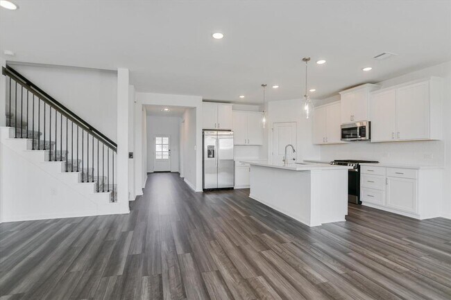 Building Photo - 1733 Lorant Ln