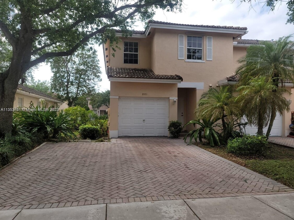 3971 NW 91st Terrace, Sunrise, FL 33351 Townhome Rentals in Sunrise