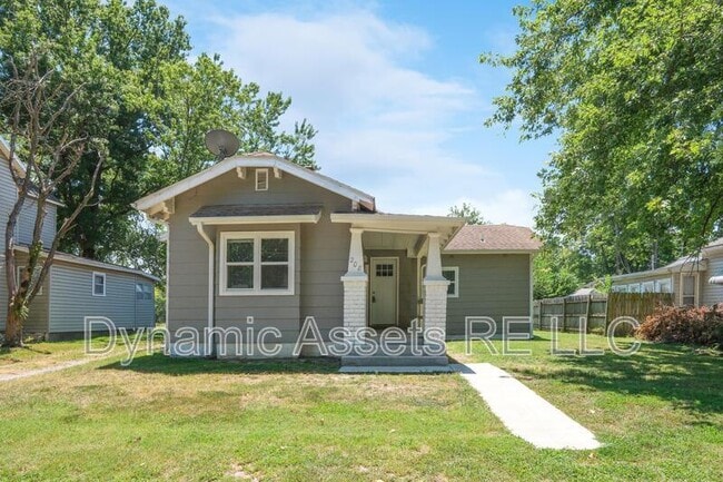 Foto del edificio - 208 E Park St