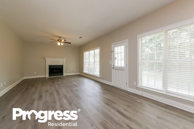 Building Photo - 1020 E Bay Springs Dr