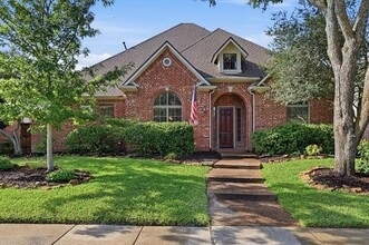 Building Photo - 1405 Salado Dr