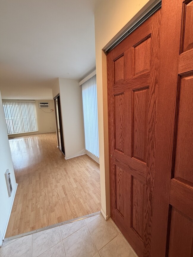 Building Photo - 1970 Cherry Ln