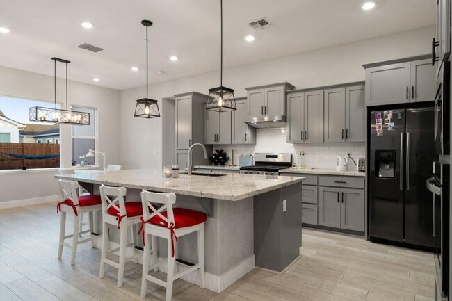 Foto del edificio - Beautiful Single-Story Home for Rent – West Roseville