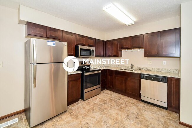 Building Photo - 4 Bedroom Pet-Friendly Home in Louisville, KY with Main Street Renewal