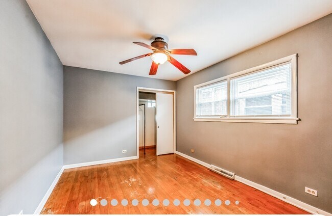 Foto del edificio - 8736 S Cornell Ave