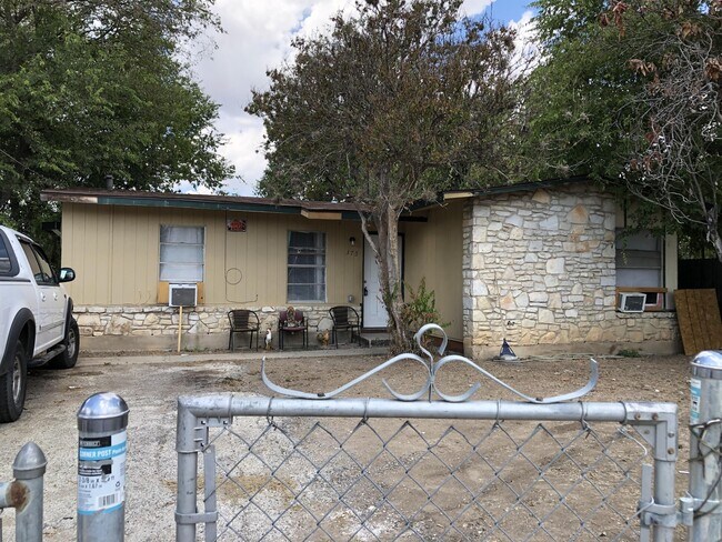 Foto del edificio - 375 Dorie St