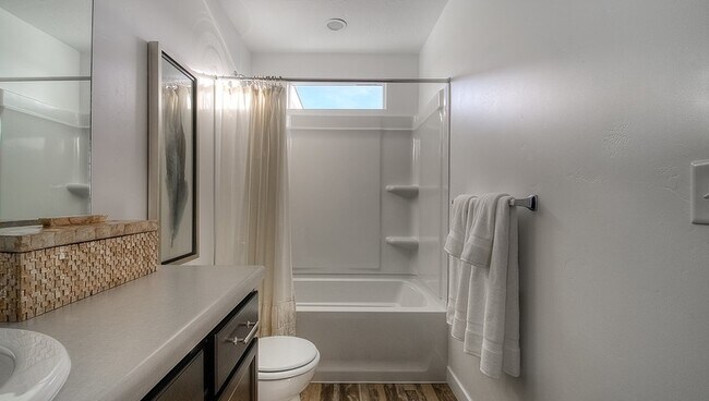 Building Photo - 637 W 1520 S