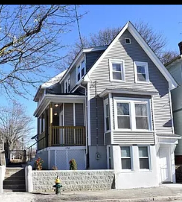 Front of the House - 176 Burnside St