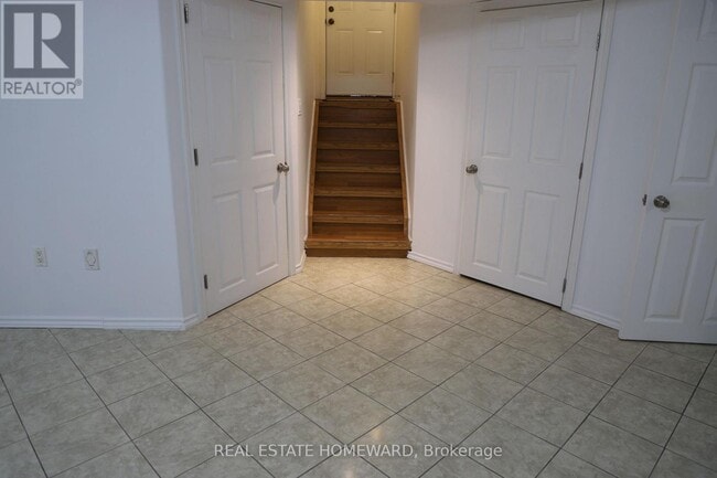 Building Photo - 1212 Fox Hill St