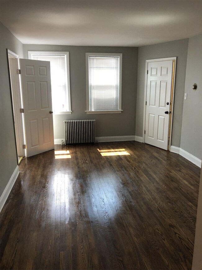 Building Photo - 5404 Midwood Ave