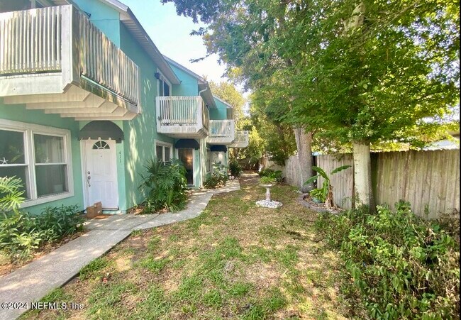 Building Photo - 409 13th Ave N