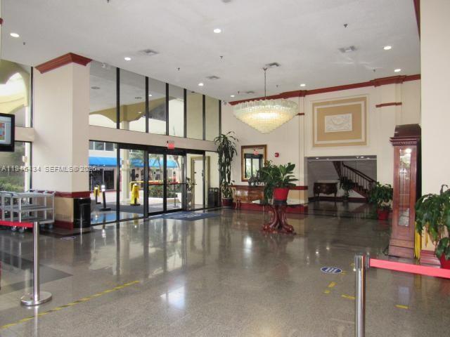 Foto del edificio - 7601 E Treasure Dr