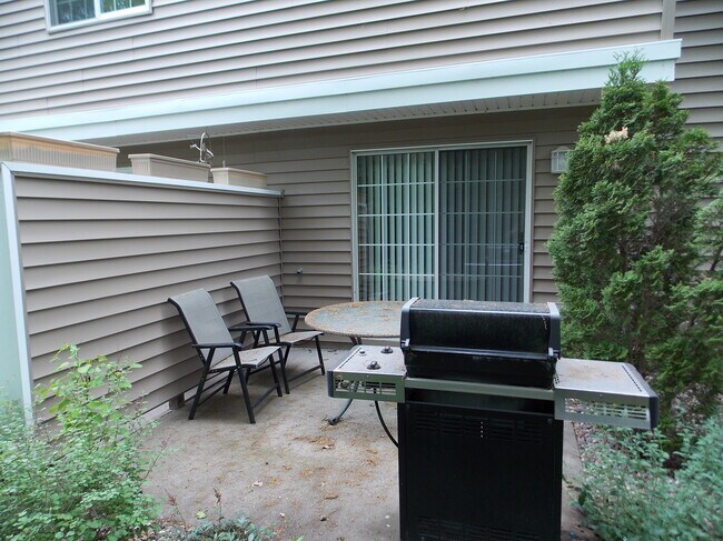 Building Photo - 2701 Autumnwood Ln
