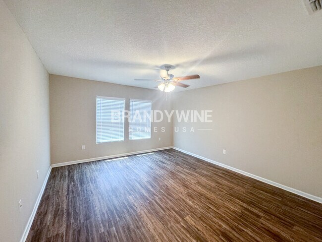 Building Photo - 1832 James Madison Ct