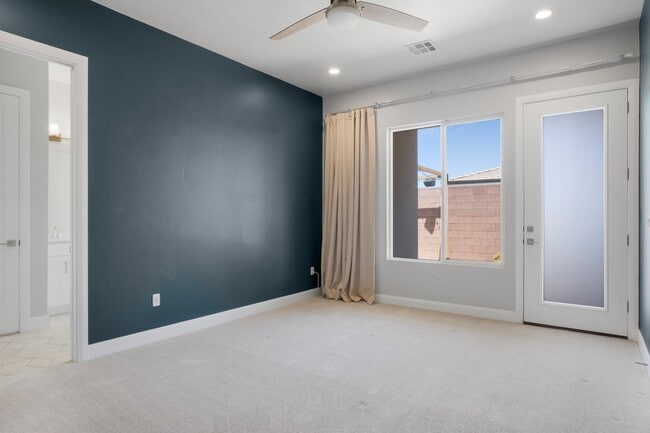 Foto del edificio - 1317 E Gordon Ln