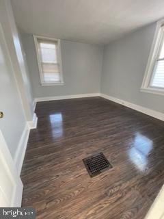 Primary Photo - 202 Parker Ave
