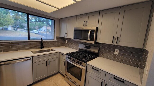 Foto del edificio - 9110 Sedgemoor Trail
