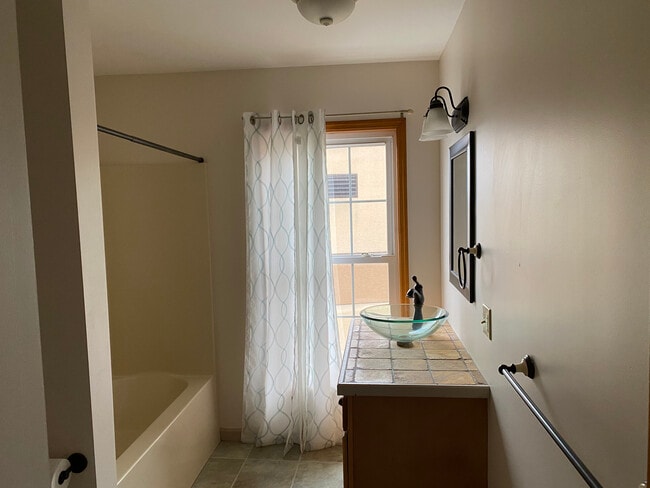 Bathroom - 11 Stahlman Pl