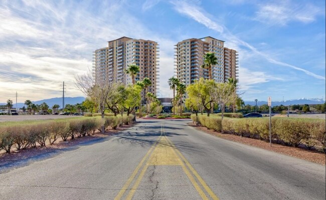 Building Photo - 8255 S Las Vegas Blvd