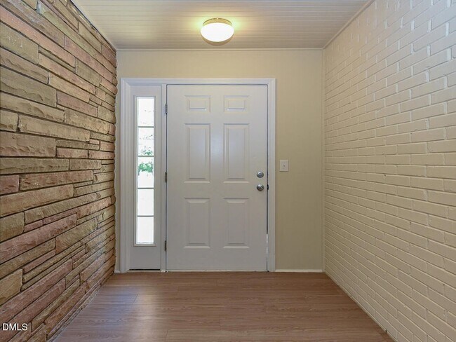 Foto del edificio - 4916 Western Blvd