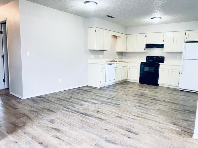 Building Photo - 3166 Singletree Ave