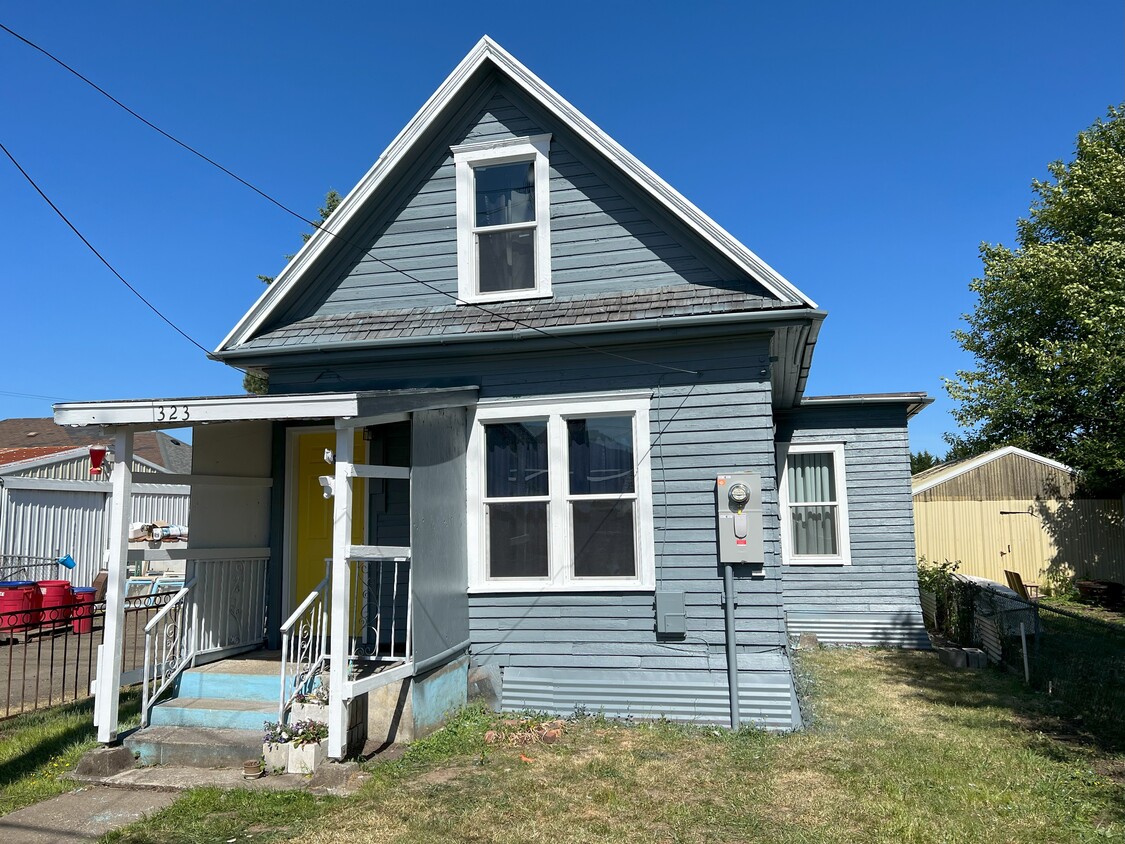 Primary Photo - 323 8th St