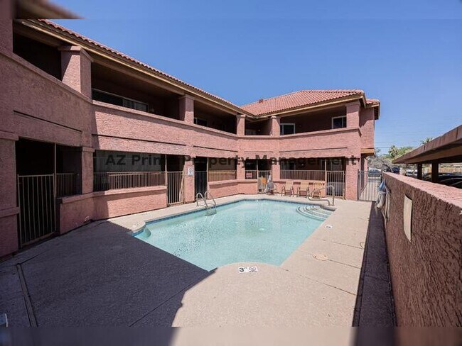 Building Photo - 1402 S Jentilly Ln
