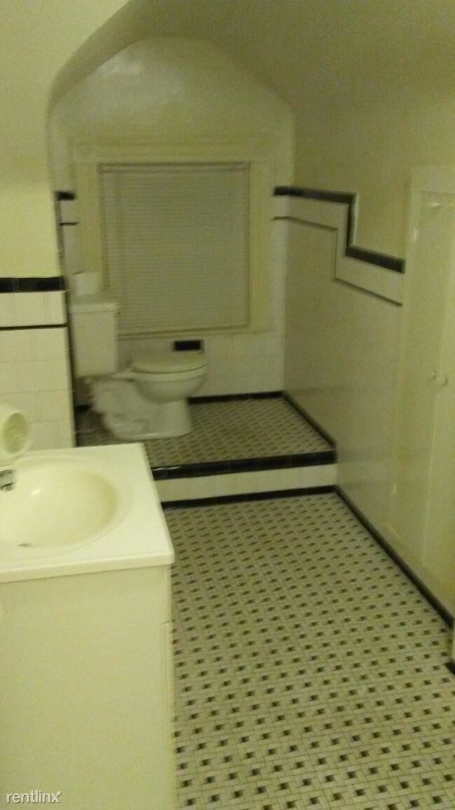 Building Photo - 1 br, 1 bath House - 6208 Gist Ave # 3