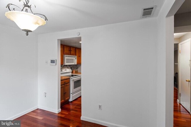 Building Photo - 6543 Overheart Ln