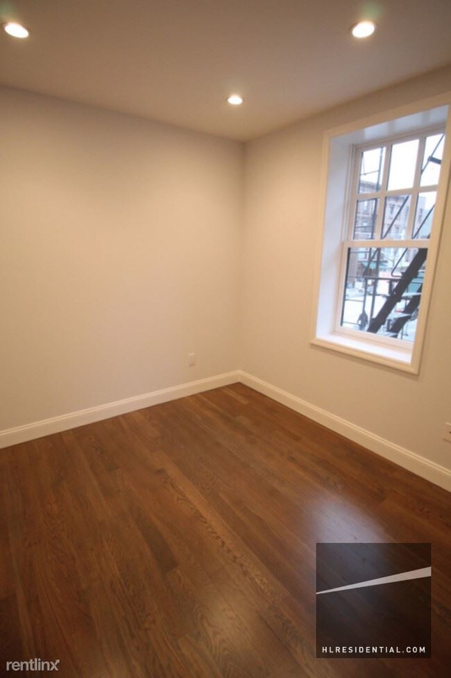 Building Photo - 174 Lincoln Pl