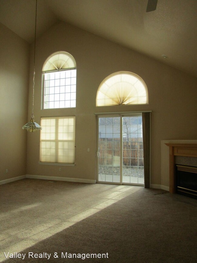 Building Photo - 3 br, 2.5 bath House - 1523 Evergreen
