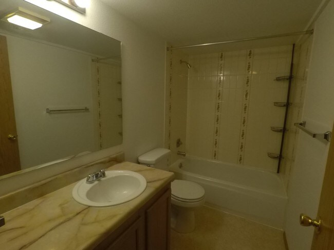 Building Photo - Condo in Seattle - Northgate