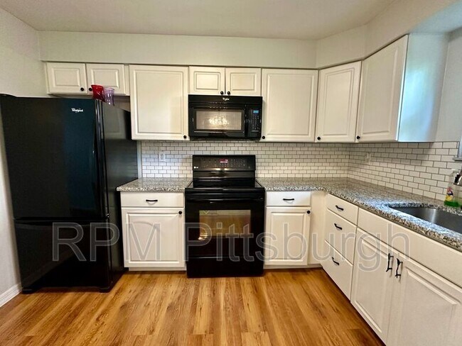 Foto del edificio - 415 Allenberry Dr