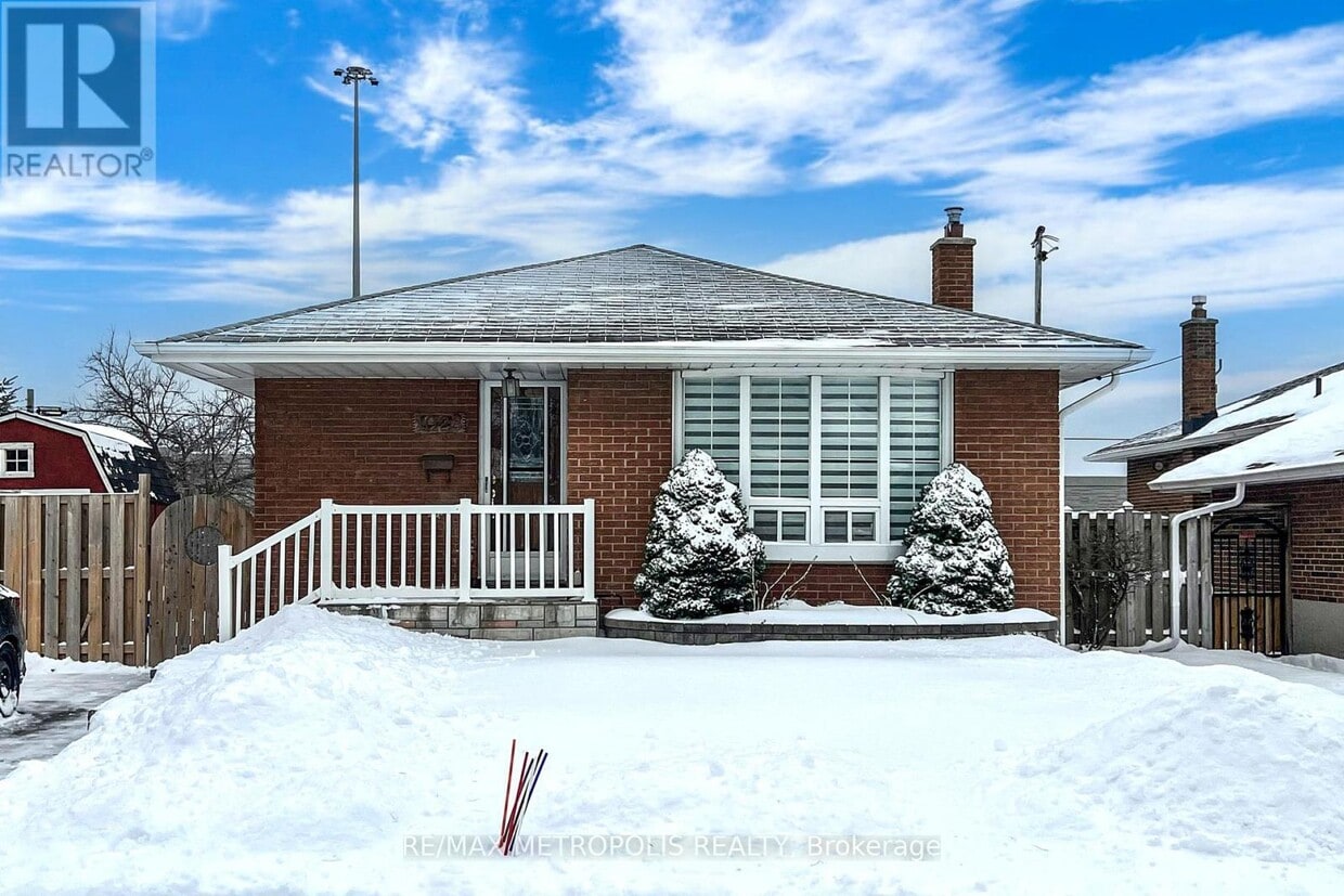 Primary Photo - 1028 McCullough Dr
