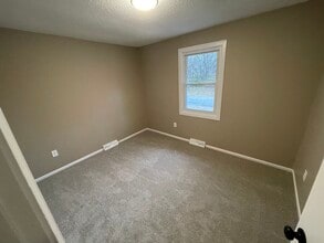 Building Photo - 501 SE Claremont St