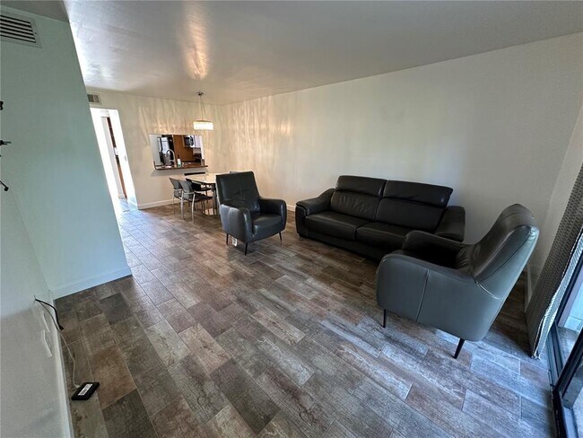 Foto del edificio - 10365 NW 11th St