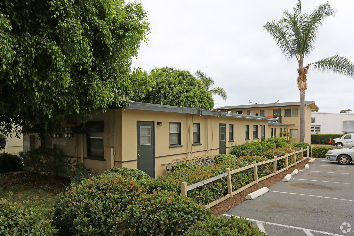 Primary Photo - 2775 Roosevelt St