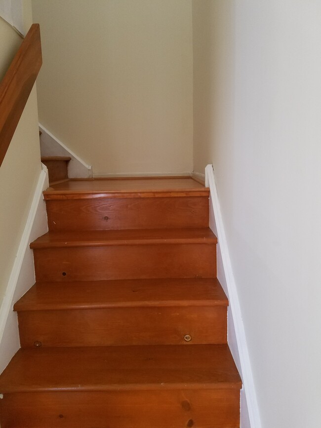 steps - 9385 Neil Road