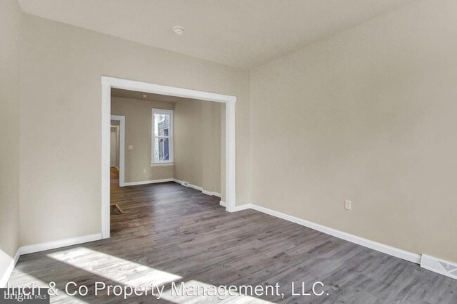 Building Photo - 5 br, 1.5 bath House - 553 West Clarke Ave