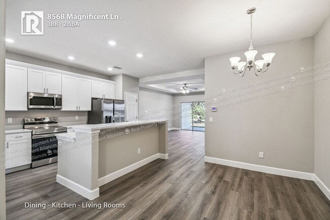 Foto del edificio - 8568 Magnificent Ln