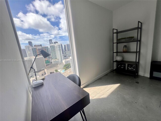 Foto del edificio - 151 SE 1st St
