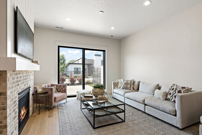 Foto del edificio - 2460 W Iron Coop St