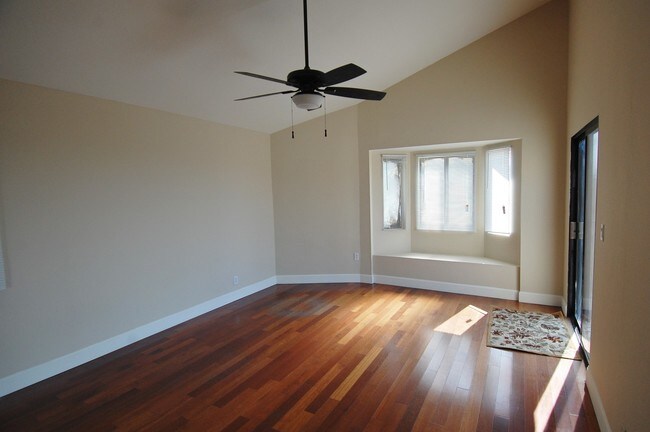 Building Photo - 116 Avenida Califia