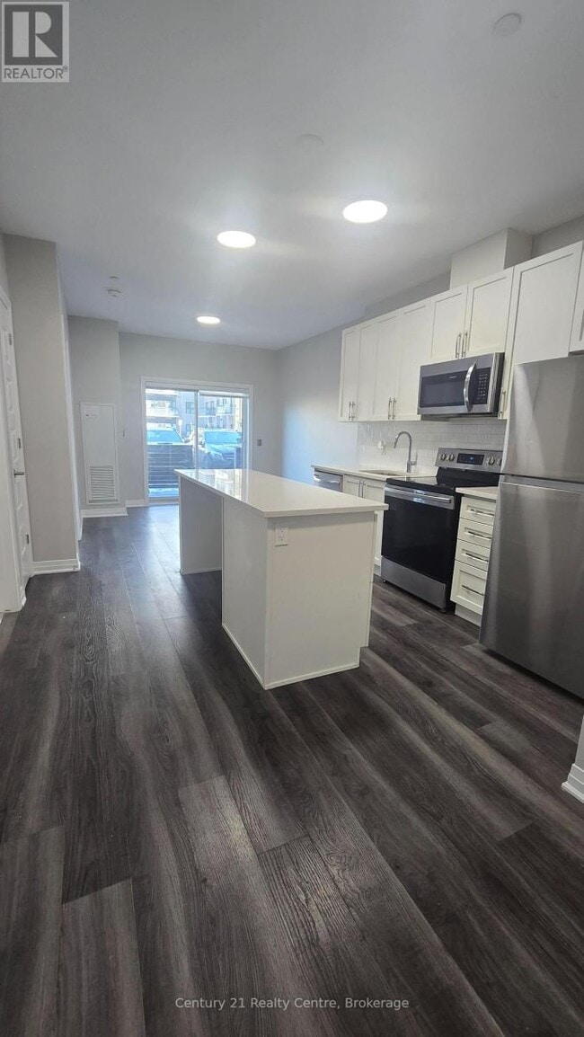 Building Photo - 102 Grovewood Common