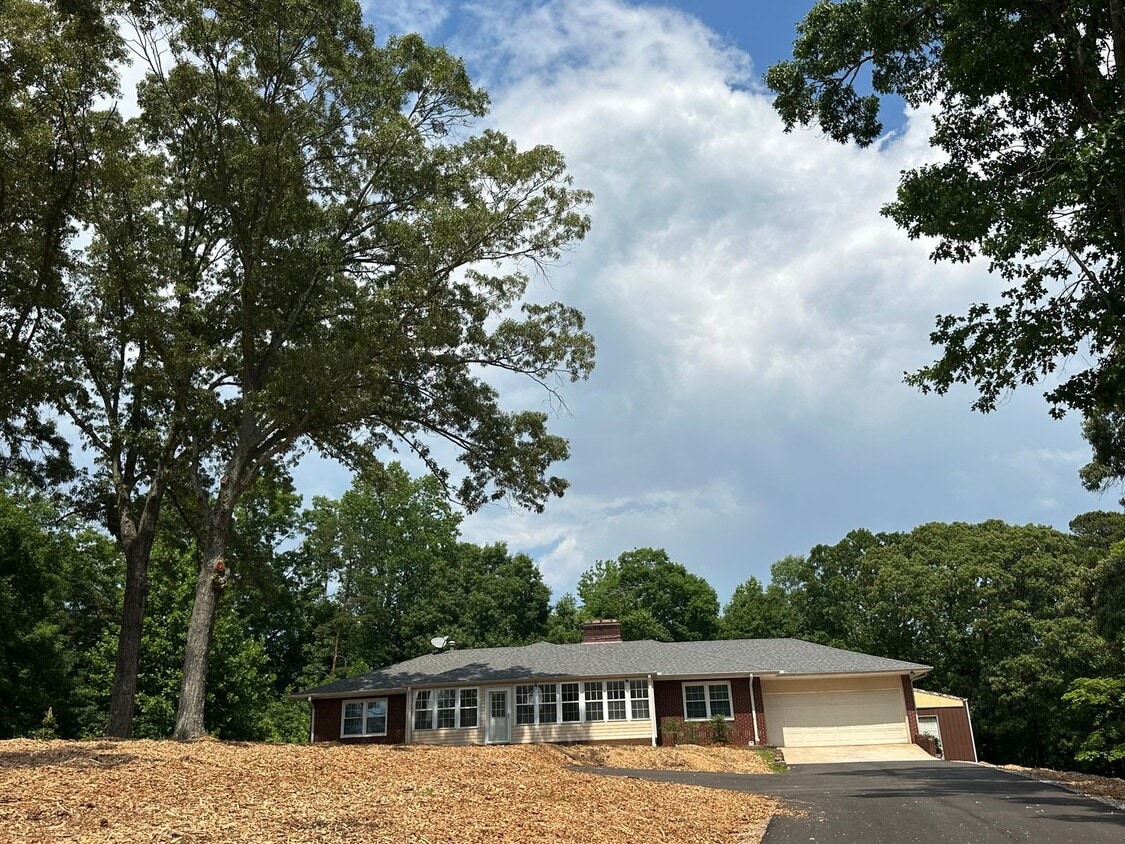 3 Bedroom Ranch in Gainesville! - 3 Bedroom Ranch in Gainesville!