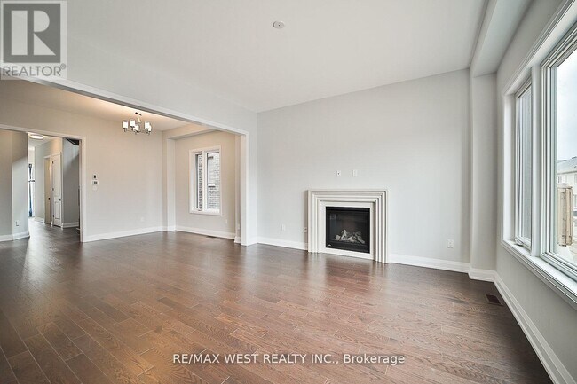 Building Photo - 14 Periwinkle Rd
