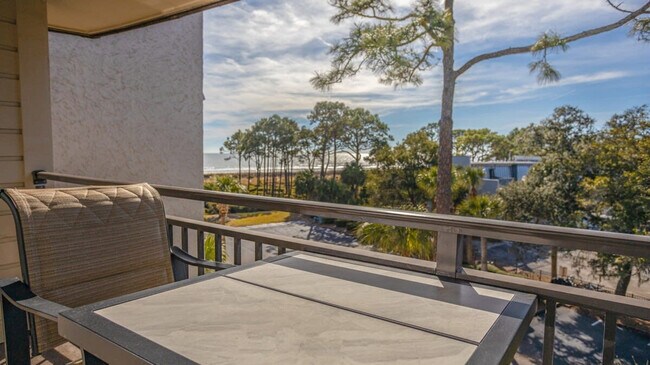 Foto del edificio - 23 S Forest Beach Dr